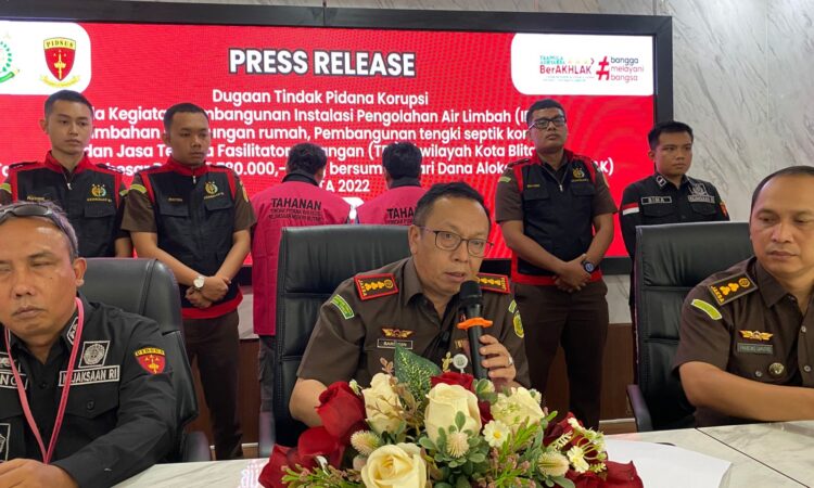 Kejari Blitar Tahan dua Tersangka Korupsi Septik Komunal dan IPAL PUPR