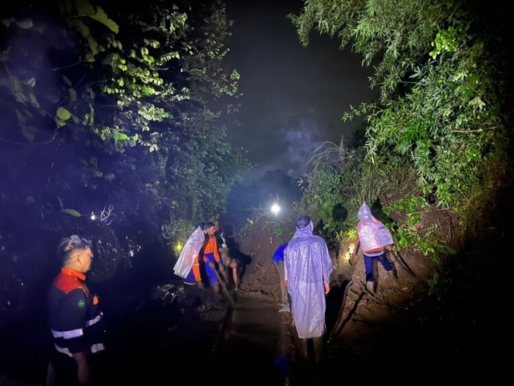 Dampak dari Banjir dan longsor di Pogajih, KAI Mohon Maaf